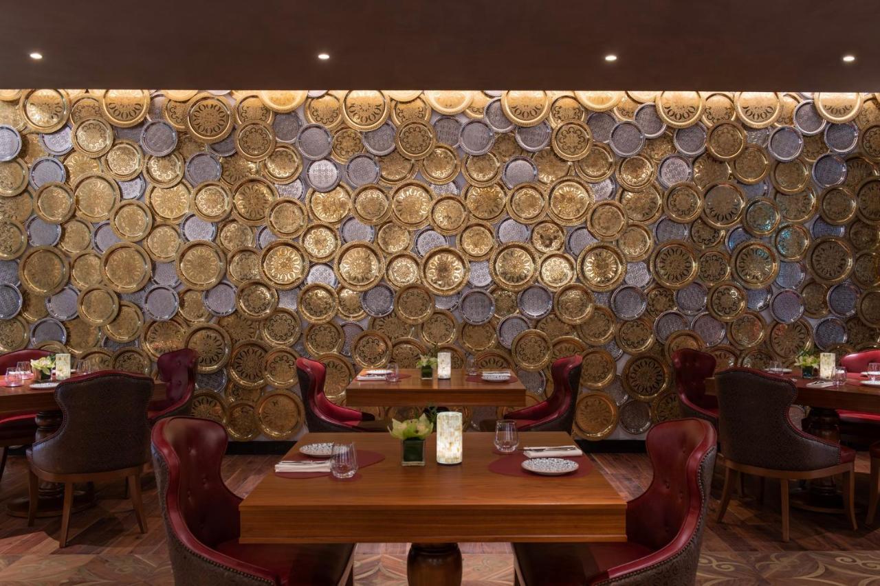 Abesq Doha Hotel And Residences, An Ihg Hotel Exterior foto The interior of the restaurant