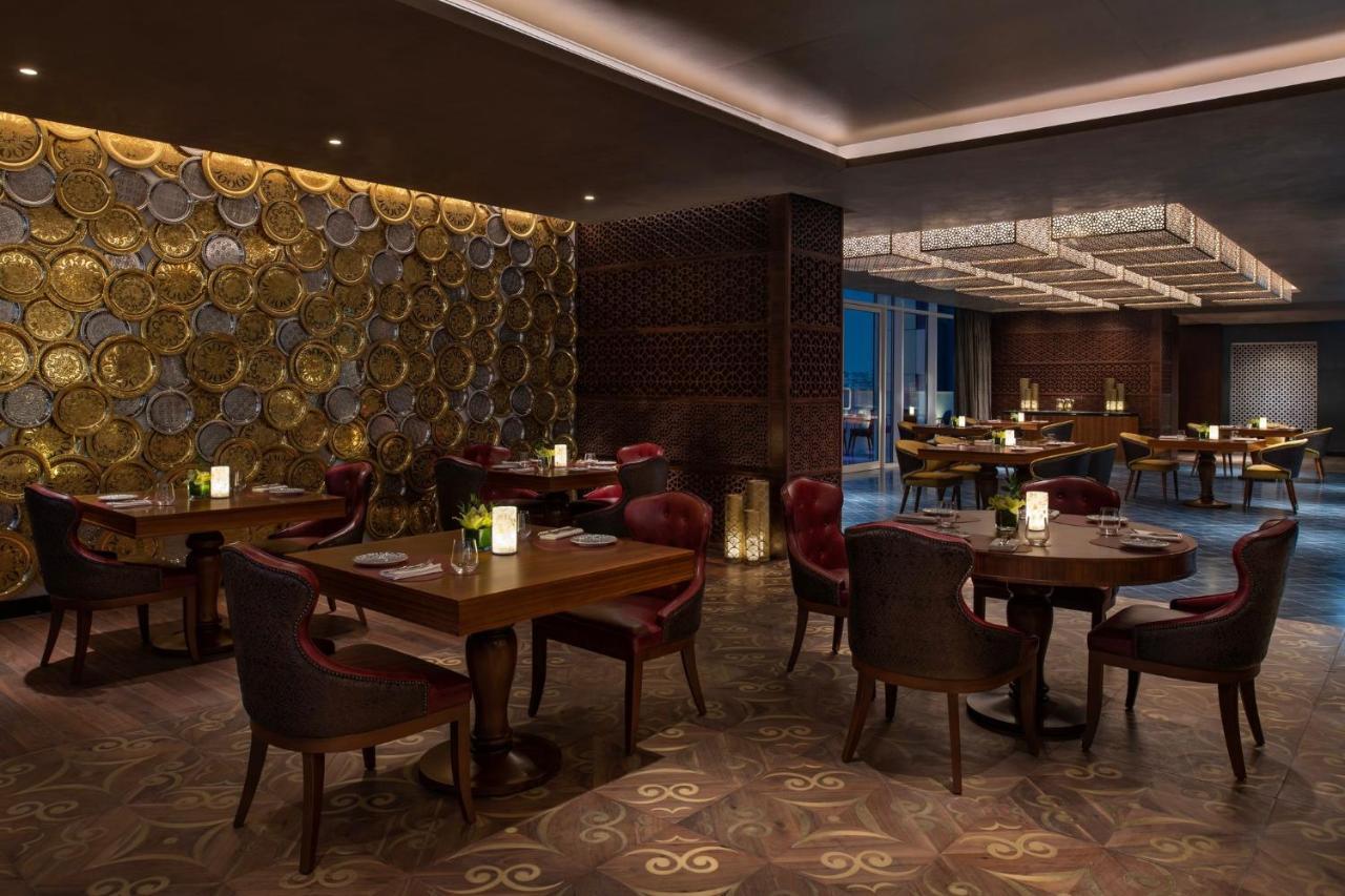 Abesq Doha Hotel And Residences, An Ihg Hotel Exterior foto The restaurant