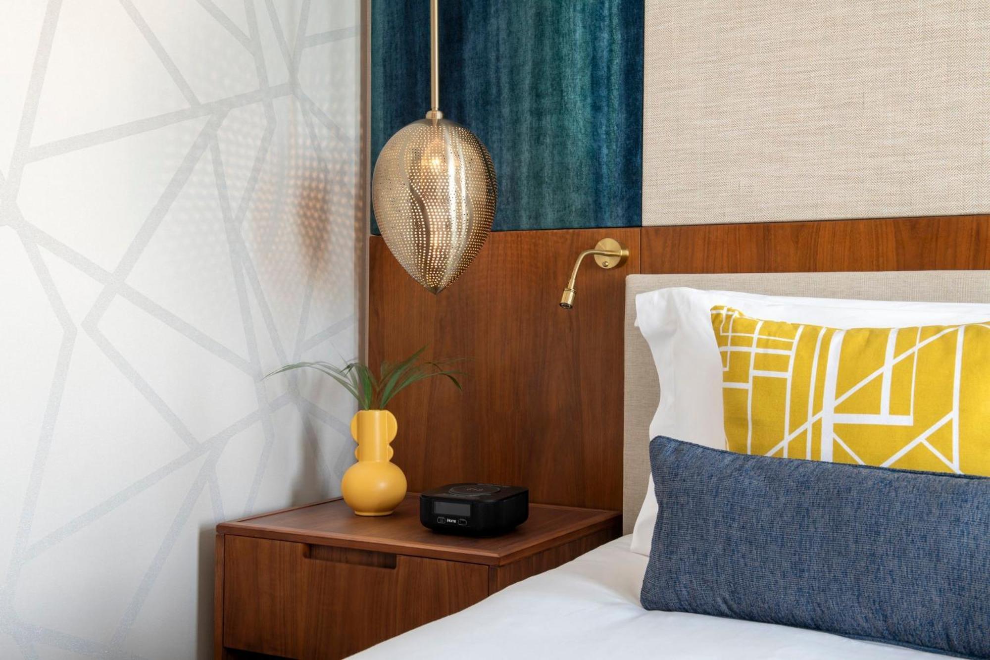 Abesq Doha Hotel And Residences, An Ihg Hotel Exterior foto A bedroom at the hotel
